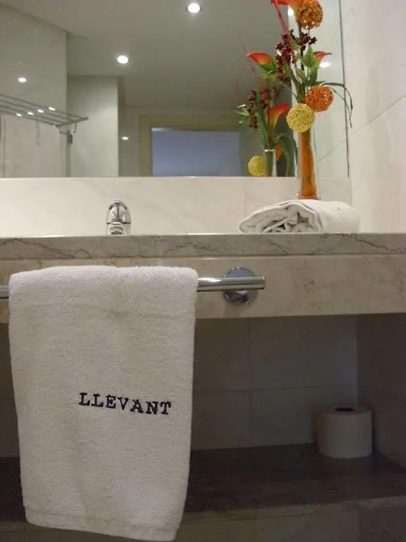 Edifici Llevant I Ponent 팔라모스 아파트